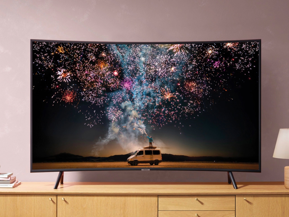Are Curved TVs worth it? Definitely YES - You should buy one
