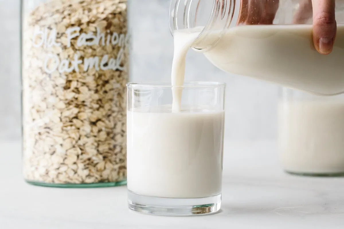 Oat milk contains more carbohydrates than other types of milk, which can increase blood sugar and increase the risk of diabetes