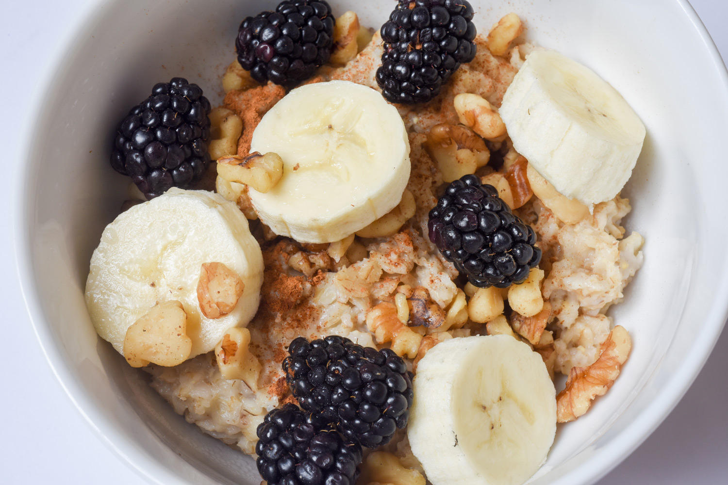 Oats is rich in natural proteins, unsaturated fats, vitamins and other important nutrients